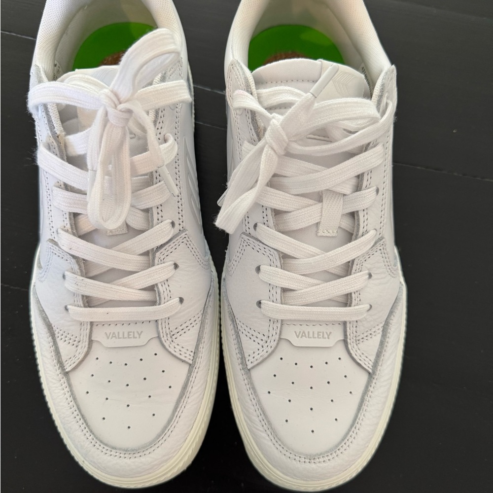 Cariuma Vallely leather athletic shoe